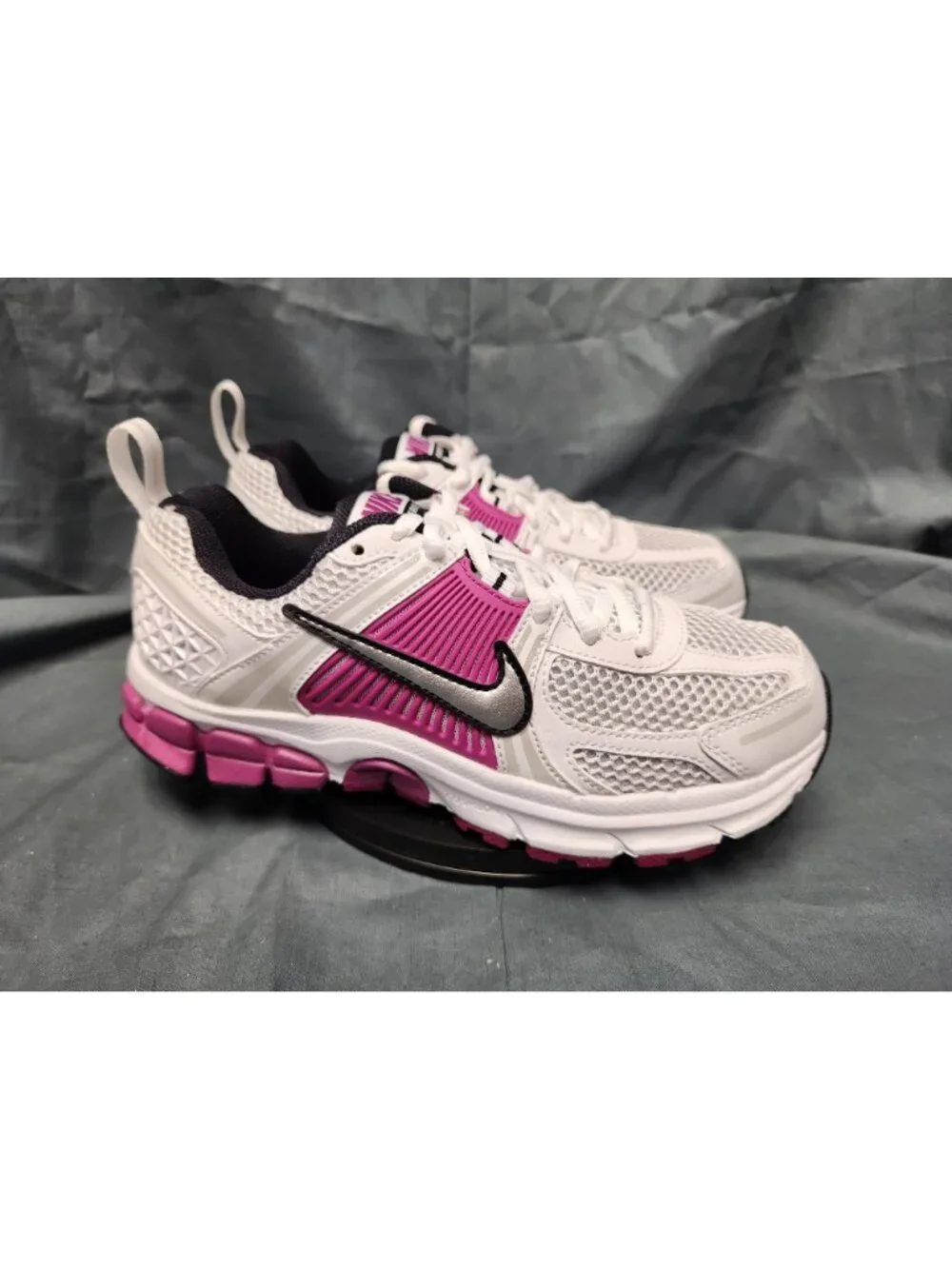 Nike Vomero 5 (GS) Sneakers HF6998 102 White Fuchsia Girls Size 5 NEW NO BOX!